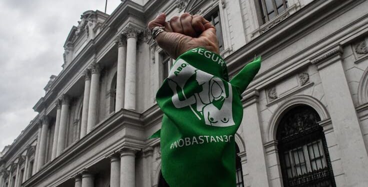 Gobierno posterga proyecto de aborto legal y evalúa la interrupción del embarazo hasta las 14 semanas