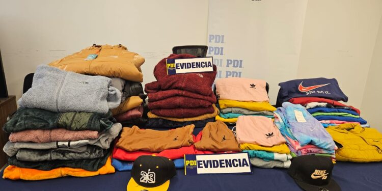 Incautan más de 4 millones de pesos en ropa falsificada en feria del sector Rahue Alto
