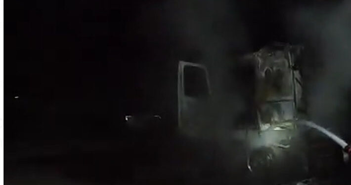 Nuevo atentado incendiario en La Araucanía: Encapuchados queman seis vehículos