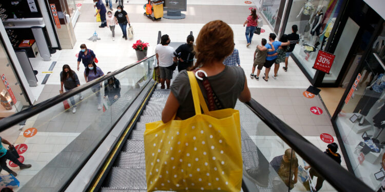 Imacec: Actividad económica creció 2,3% en octubre