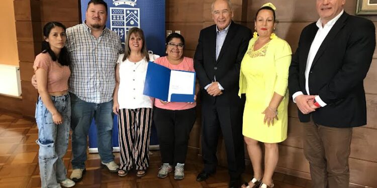 Osorno: Entregan certificado de recepción definitiva de proyecto “Villa Alto Esperanza 2” en Ovejería 