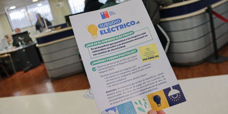 Subsidio eléctrico beneficiará a más de 100 mil hogares de Los Lagos el primer semestre de 2025