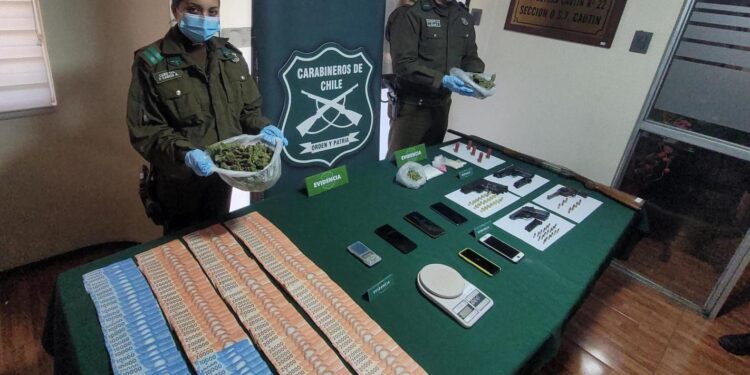 Aprueban proyecto que prohíbe pagos en efectivo a abogados de narcotraficantes