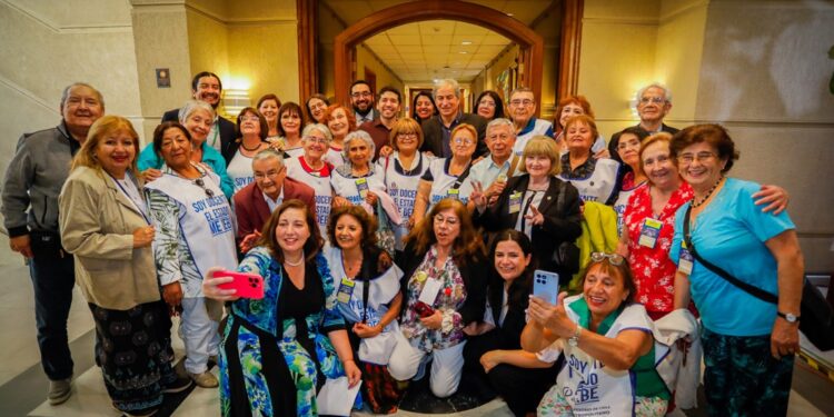 Congreso aprueba ley que soluciona la deuda histórica docente tras cuatro décadas de espera