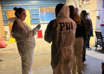 Detienen a persona que manejaba embarcación que naufragó en Bahía Mansa