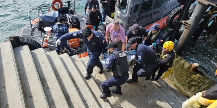 Aumentan a 7 los fallecidos tras naufragio de embarcación en Bahía Mansa