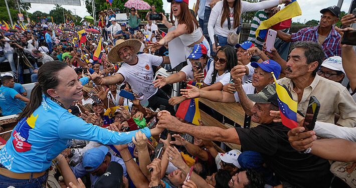 Oposición de Venezuela prepara masiva marcha contra Maduro con Machado a la cabeza