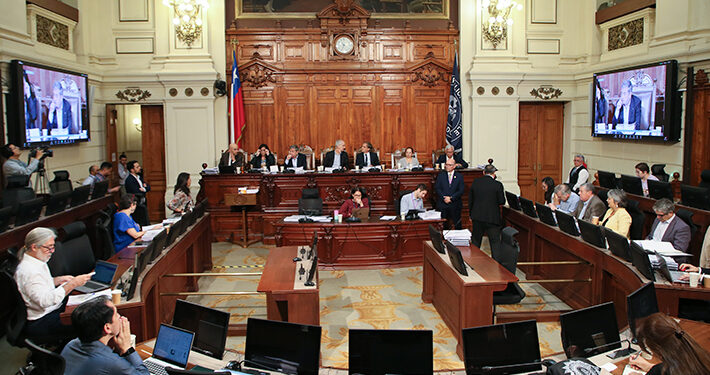 Senadores aprueban los primeros cambios en la industria previsional y trabajo continuará este domingo