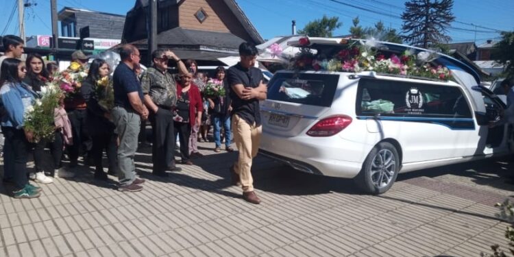 Este miércoles se realizó funeral de una de las víctimas tras naufragio de embarcación