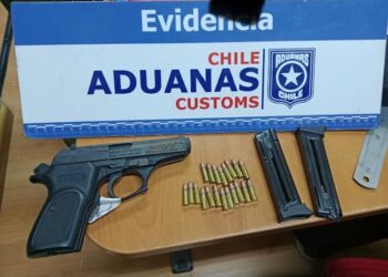En Cardenal Samoré Aduanas detecta a 3 conductores ingresando con arma y municiones