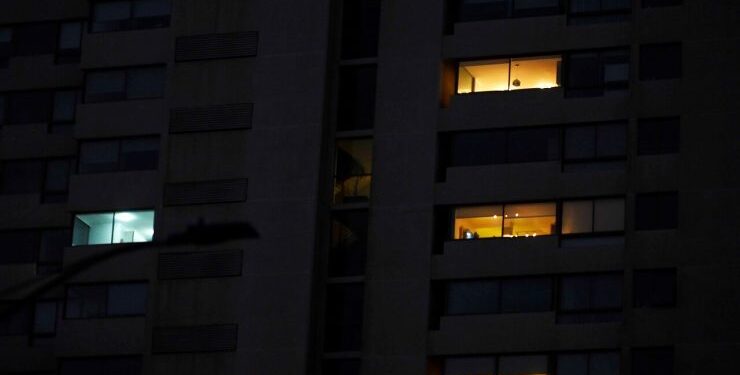 Gobierno informa que “más del 94% de los clientes” del país ya tienen suministro eléctrico