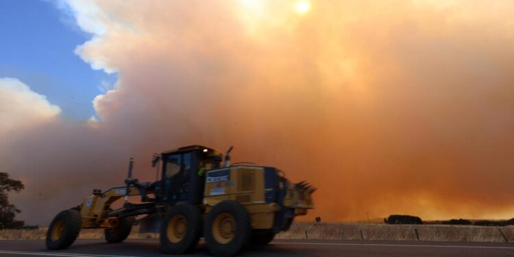 Incendios forestales en combate bajan a 16 y se mantiene superficie quemada