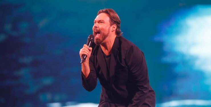 El primer fracaso del humor en Viña 2025: George Harris naufraga ante una Quinta Vergara dividida