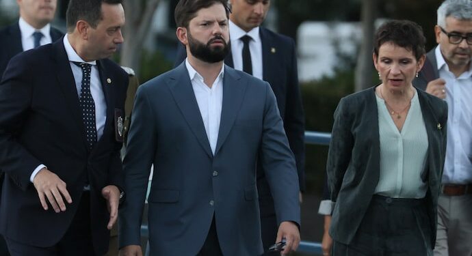 Presidente Boric promulga ley que moderniza el escalafón de los agentes policiales de la PDI