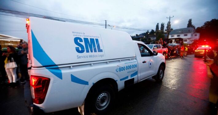 Entre un camión y un vehículo menor: Colisión frontal deja tres personas fallecidas en Chiloé