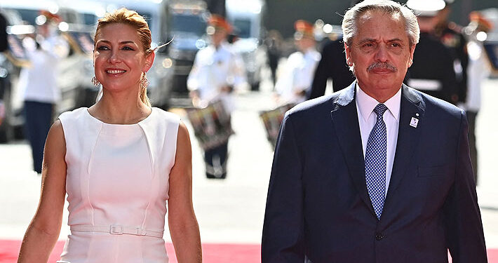 Justicia argentina procesa a Alberto Fernández por lesiones y amenazas contra su expareja Fabiola Yáñez