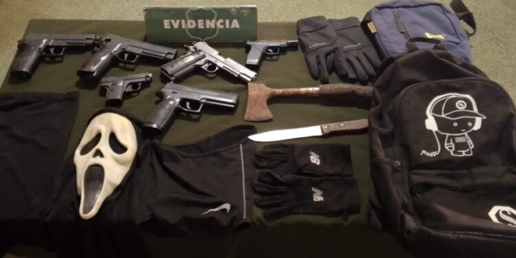 Detienen a dos sujetos por robo a tienda en pleno centro de Osorno