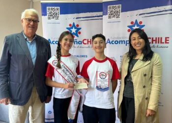Fundación AcompañaChile entrega apoyo a campeones regionales de cueca