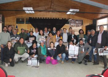 Seremi de Energía y San Juan de la Costa entregan medidores de humedad para venta de leña seca
