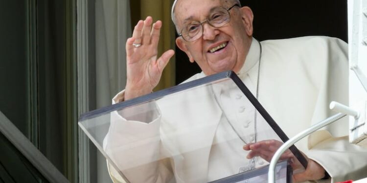Papa Francisco reaparecerá públicamente tras 37 días hospitalizado