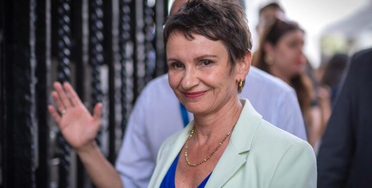 Carolina Tohá confirma su precandidatura presidencial: “Ha llegado el momento de emprender otra lucha política”