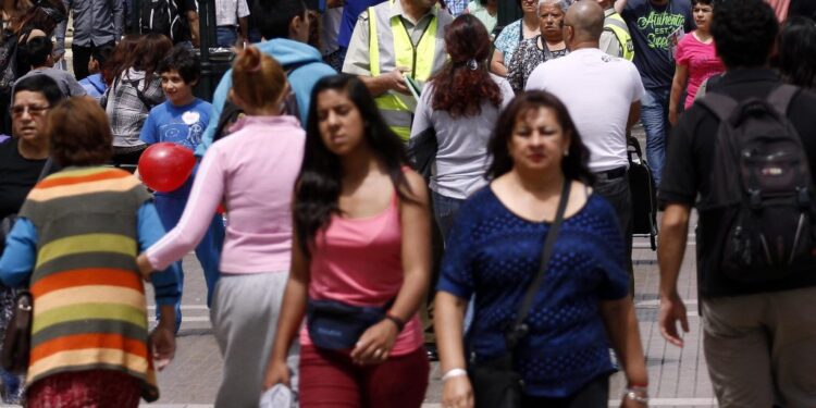 Encuesta Pulso Ciudadano: Aprobación de Boric cae y Matthei lidera preferencias presidenciales