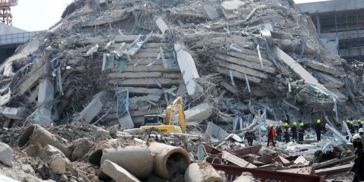 Tailandia: Derrumbe de edificio en construcción deja al menos 70 trabajadores desaparecidos