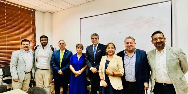 Reunión con Ministra de Obras Públicas abordó retomar obras inconclusas en ruta 215
