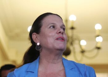 UDI y RN presentarán acusación constitucional contra Maya Fernández por compra fallida de casa de Allende 