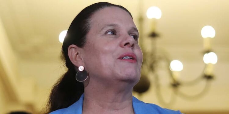 UDI y RN presentarán acusación constitucional contra Maya Fernández por compra fallida de casa de Allende