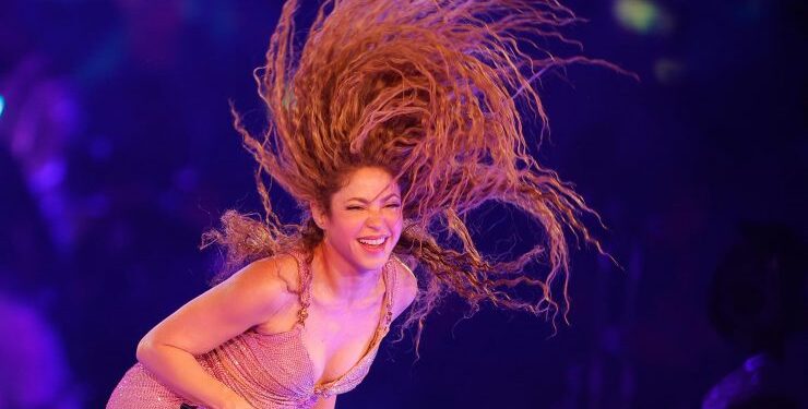 Productora negociará con Sernac compensaciones tras cancelación de shows de Shakira en Chile