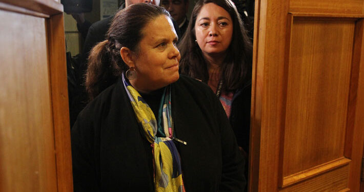 Maya Fernández dice que deja cargo «actuando siempre» con lealtad y apego a la Constitución»