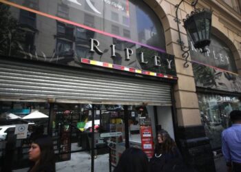 Retail abrirá por primera vez en Viernes Santo: CUT adelanta movilizaciones