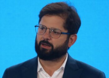 Boric iniciará gira por la India con una ofrenda floral a Gandhi