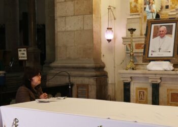 El papa sufre dos episodios de insuficiencia respiratoria aguda