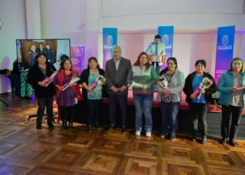 Dan la bienvenida a osorninas que comienzan programa “Mujeres jefas de hogar”