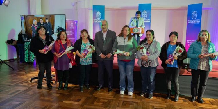 Dan la bienvenida a osorninas que comienzan programa “Mujeres jefas de hogar”