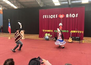 Liceo Rahue celebra 53 años de historia educacional con homenaje y adiós a tres docentes