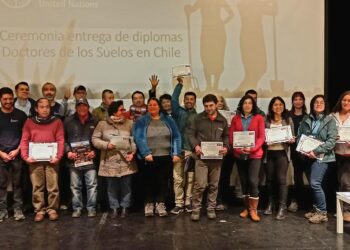 Agricultores/as de la región de Los Lagos se convierten en doctores de los suelos