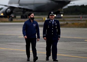 Presidente Gabriel Boric llegó a Puerto Montt en el marco de distintas inauguraciones
