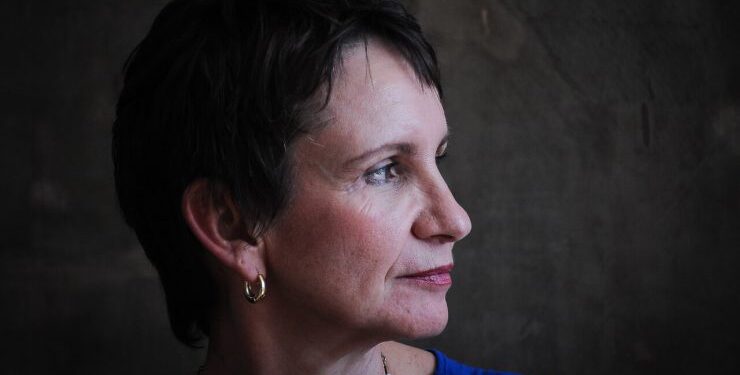 Carolina Tohá lidera primarias oficialistas sobre Winter y Jara, según encuesta B&W