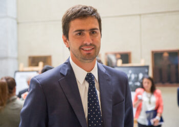 Evelyn Matthei sigue conformando a su equipo: elige a Diego Paulsen como su jefe de campaña
