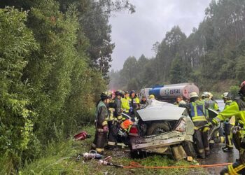 Fatal choque frontal entre automóvil y camión deja dos muertos en la en ruta Valdivia-Paillaco