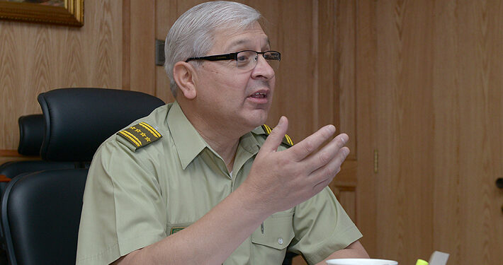 Ex general Yáñez se une al equipo de la candidatura presidencial de Harold Mayne-Nicholls