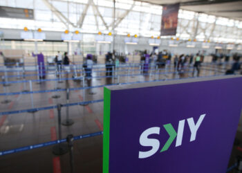 Sky logra acuerdo con sindicato de pilotos y evita huelga que amenazaba al tráfico aéreo local