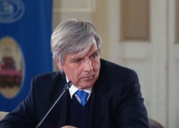 Harold Mayne-Nicholls oficializó la recolección de firmas para su candidatura presidencial