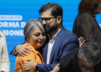 Boric aceptó la renuncia de Jeannette Jara