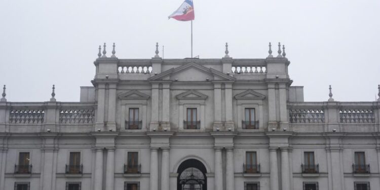 Casa de Allende: Renuncia abogada de Presidencia que habría sabido de inhabilidad