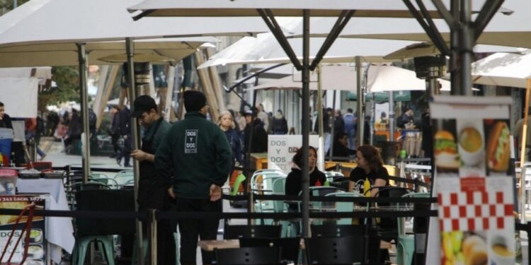 ¿Cómo funciona el comercio este 1 de mayo? Revisa detalles aquí