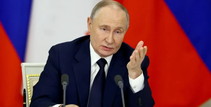 Guerra en Ucrania: Putin declara un cese al fuego temporal durante el fin de semana de Pascua